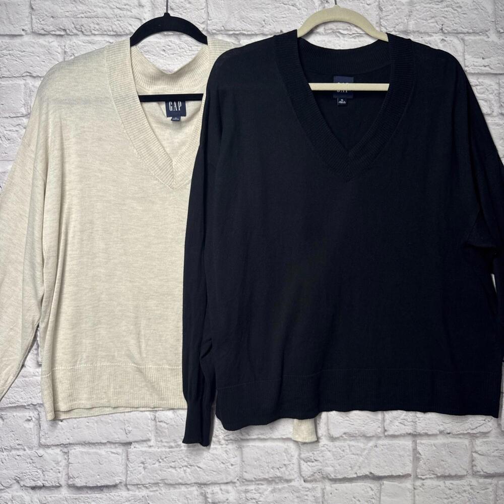 EUC Lightweight Black Oatmeal V-Neck GAP Sweater Bundle Lot XL
